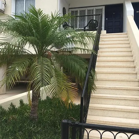 Lighthouse Beach Apartment * Pafos