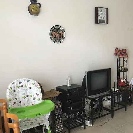 Lighthouse Beach Apartment Apartament Pafos